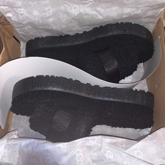 UGG BRAND NEW IN BOX & GORGEOUS SIZE 8 FLUFFITA JET BLACK SLIDES - Picture 11 of 13
